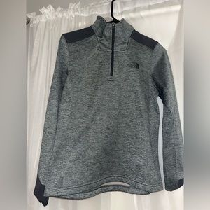 The Northface half zip sweatshirt size small. Only wore a couple times.